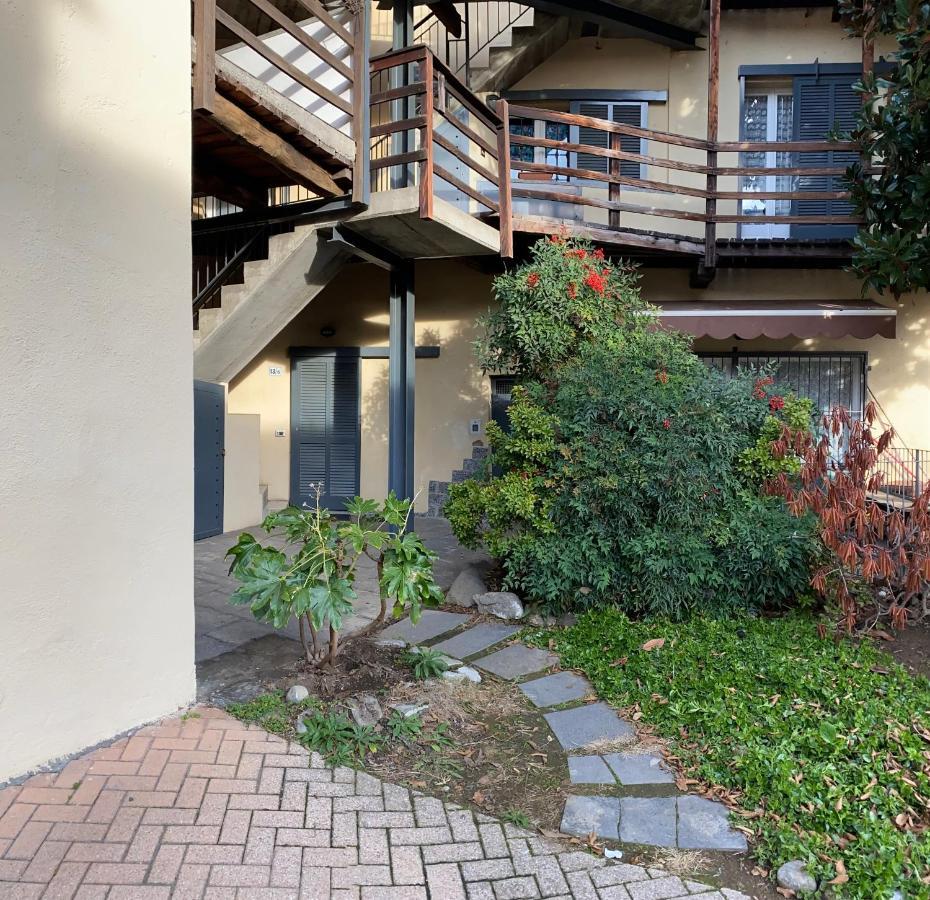 Ferienwohnung Vicolo Forno Mercallo Exterior foto